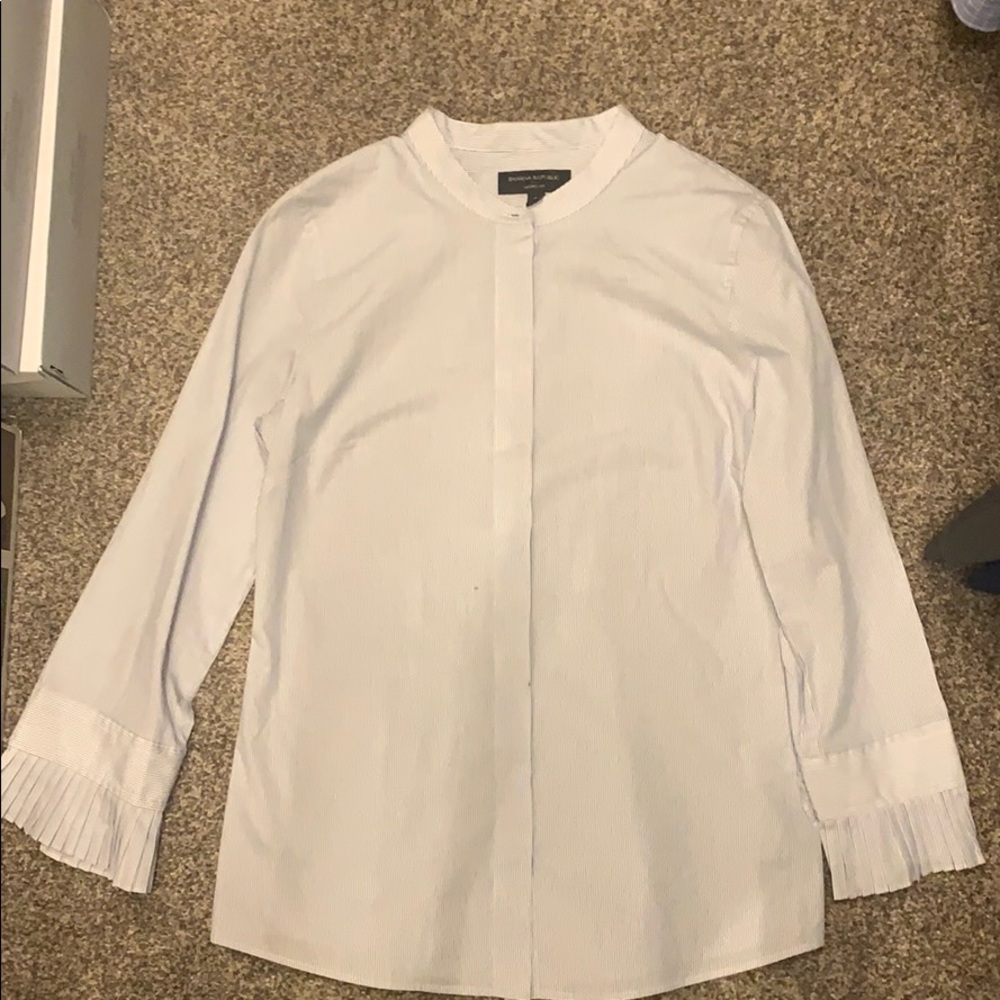 Never worn Banana Republic button down